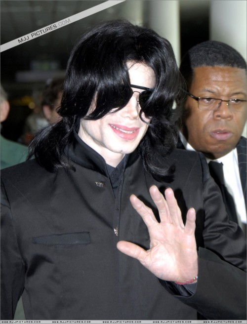 Michael at Heathrow Airport (June 2007) (4)