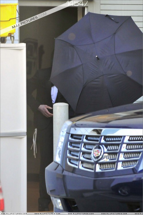 Michael leaving a dance studio (March 26) (6)