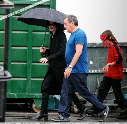 Michael outside a studio (June 3) (19)