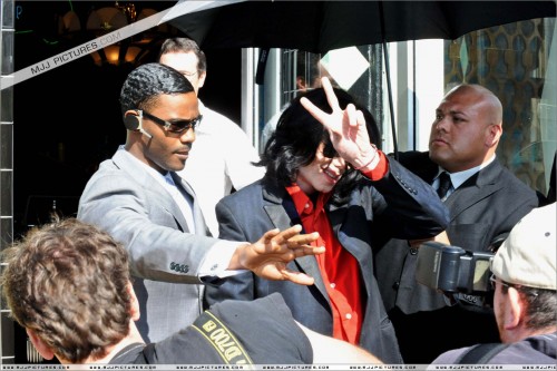 Michael shopping at Off The Wall 2008 (15)