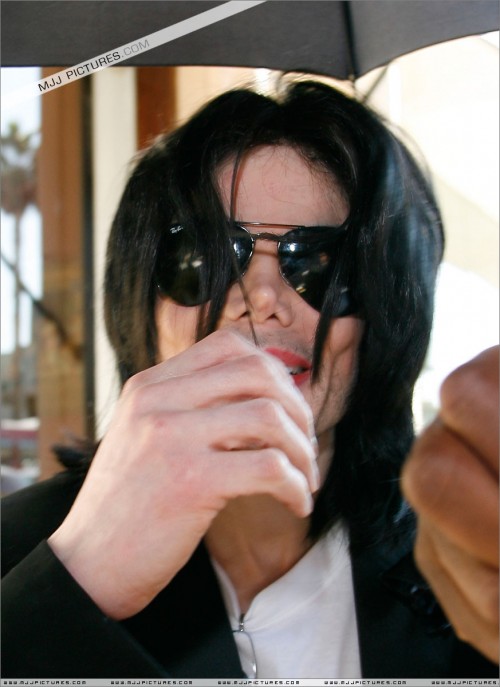 Michael shopping in Beverly Hills 2008 (66)