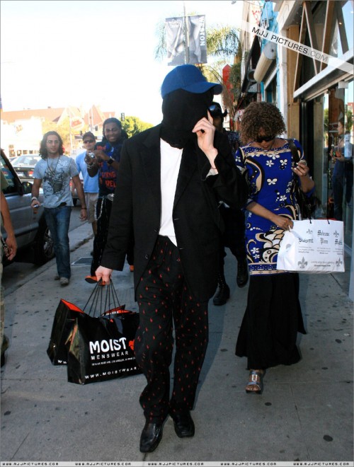 Michael shopping in LA 2007 (3)