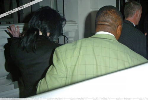 November 12 2006 Michael arrives in London (20)