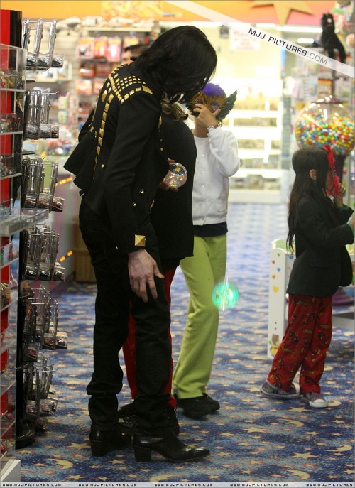 Shopping at Tom's Toys (May 15) (12)