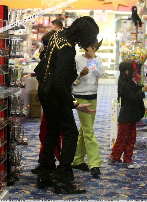 Shopping at Tom's Toys (May 15) (13)