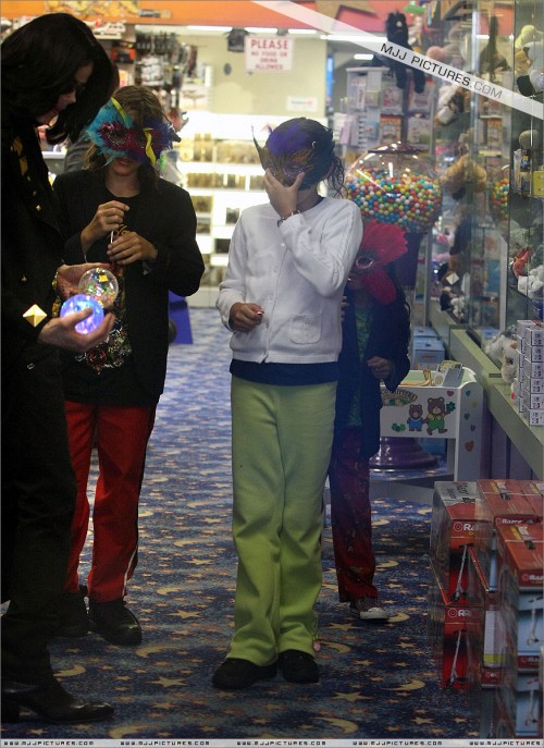 Shopping at Tom's Toys (May 15) (14)