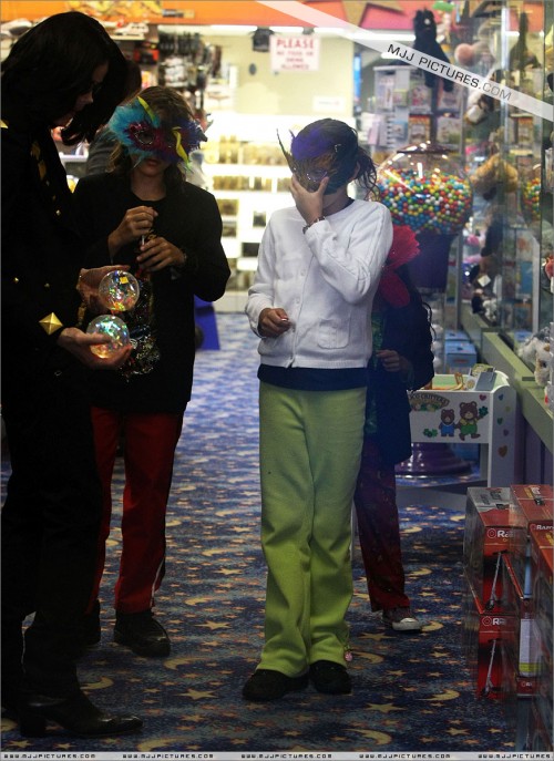 Shopping at Tom's Toys (May 15) (15)