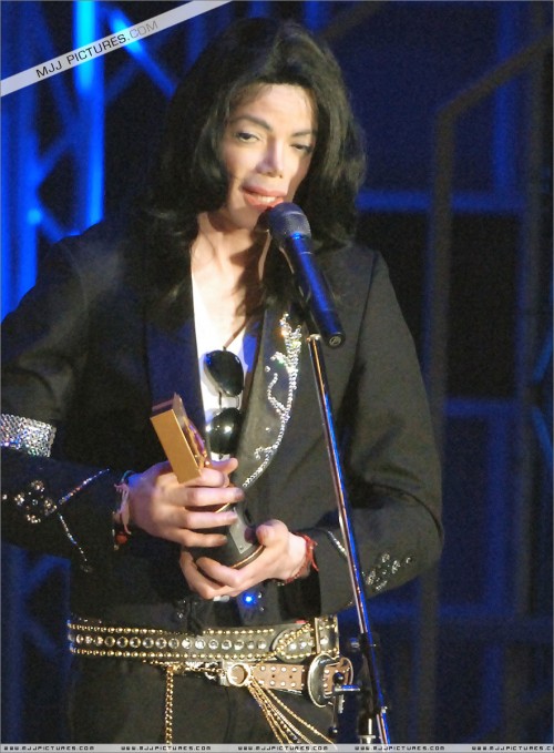 TheMTVVideoMusicAwardsJapan200640.jpg