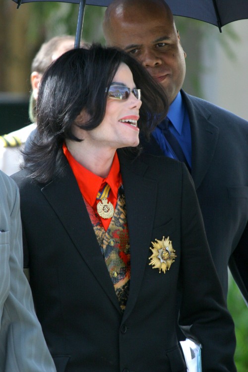 SANTA MARIA, CA-FEBRUARY 14: Pop Star Michael Jackson was flanked by attorneys and bodyguards as he 