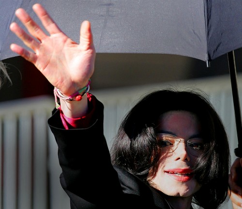 SANTA MARIA - FEBUARY 1:  Singer Michael Jackson arrives for the second day of jury selection in his