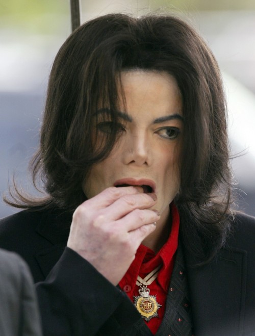 US pop star Michael Jackson arrives at the Santa Barbara County Courthouse for day 19 of his child m