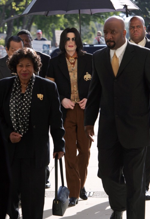 US pop star Michael Jackson arrives at the Santa Barbara County Courthouse for day 20 of his child m