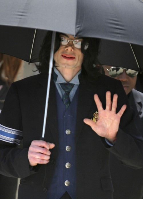 SANTA MARIA, CA - May 17: Singer Michael Jackson (L) and Randy Jackson (R) leave the Santa Barbara C