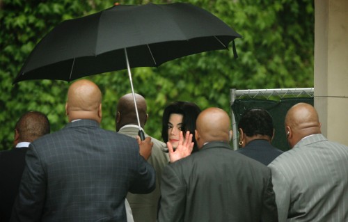 SANTA MARIA, CA - MAY 25: Michael Jackson and his entourage arrive outside the Santa Barbara County 