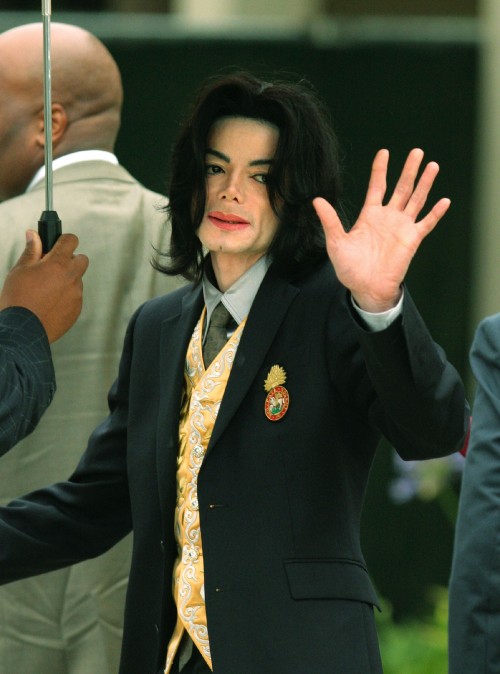 SANTA MARIA, CA - MAY 25: Michael Jackson arrives outside the Santa Barbara County Courthouse for hi